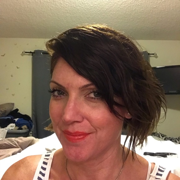 Meet your Posher, Niki - Picture 2 of 2